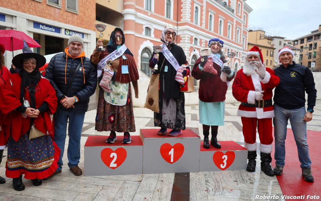 befana24_240.jpg